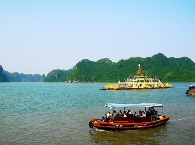 Mơ thấy biển đi du lịch bằng thuyền