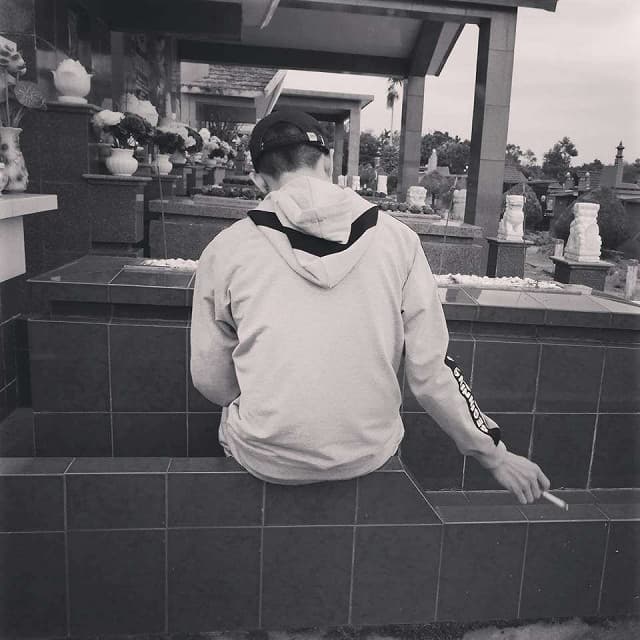 Không thay thế bạn