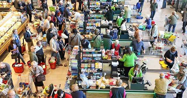 Hình ảnh một khu chợ đông đúc hiện ra trong giấc mơ