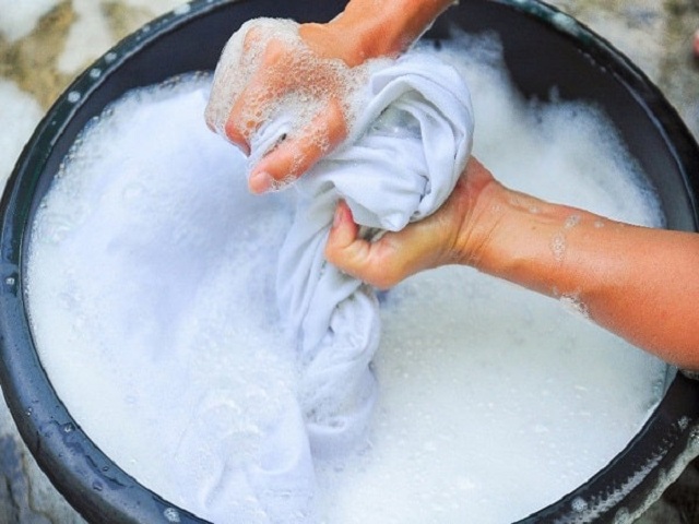 Mơ thấy mình tự giặt quần áo