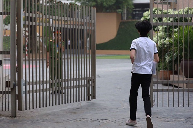 Mơ thấy đi thi muộn