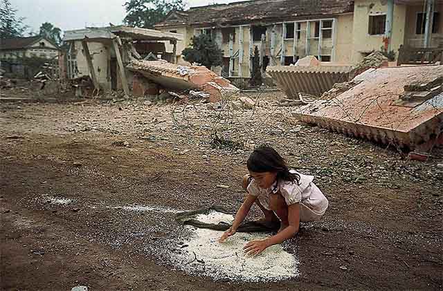 Gặp giấc mơ lúa rắc trên đường