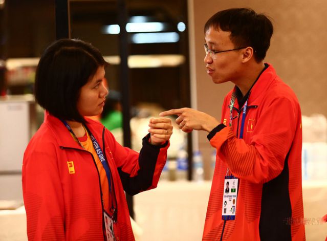 Nguyễn Ngọc Trường Sơn và Vợ