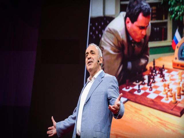 kasparov được biết đến như một loài ong hoang dã