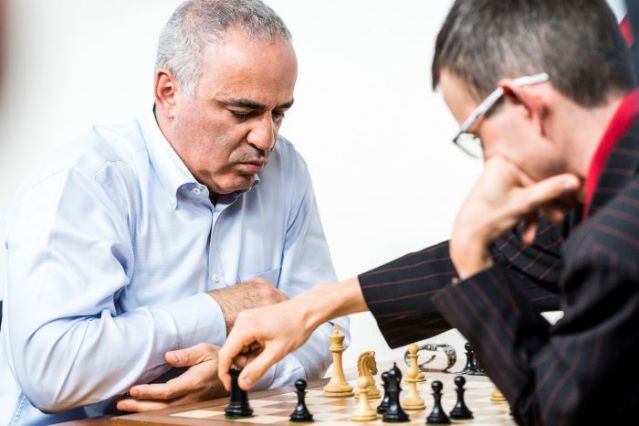 kasparov chơi máy tính