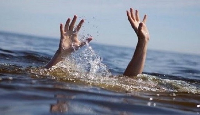 Nằm mơ thấy tắm sông bị cuốn trôi.