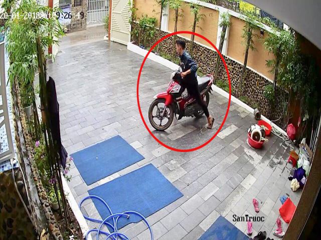 trộm xe trong nhà