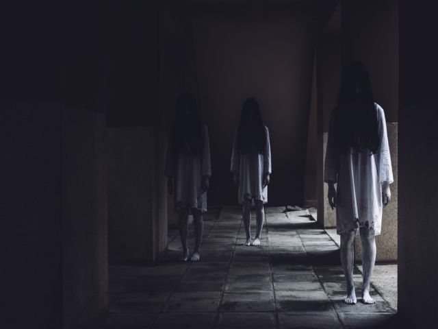 mơ gặp ma tóc trắng tóc dài đánh đề con gì