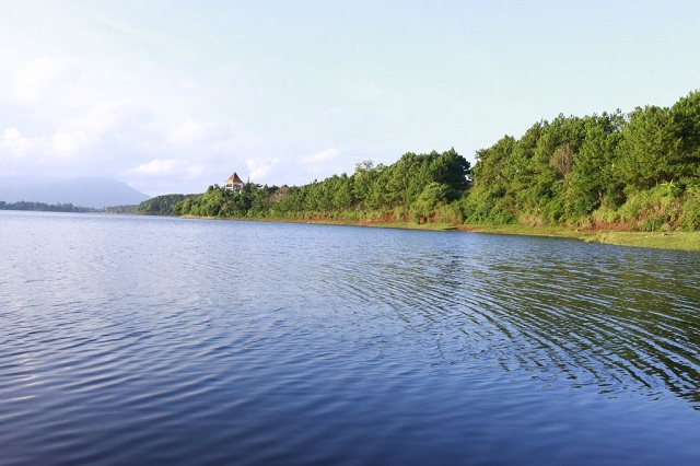 Mơ thấy một hồ nước rộng lớn