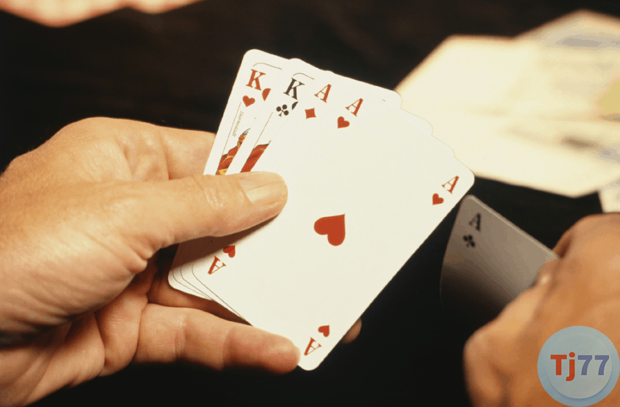 Bậc thang trong baccarat trực tuyến nói chính xác những điều này - ảnh 1