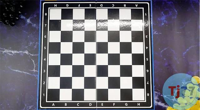 Ngoài luật thi đấu cờ Vua quốc tế, bây giờ người ta vẫn vận dụng luật chơi cờ Vua hệ Thụy Sĩ. Để giảm thiểu xảy ra những giả dụ đáng tiếc. Những kỳ thủ cần mua hiểu về sách dạy chơi cờ Vua mới nhất hiện nay.