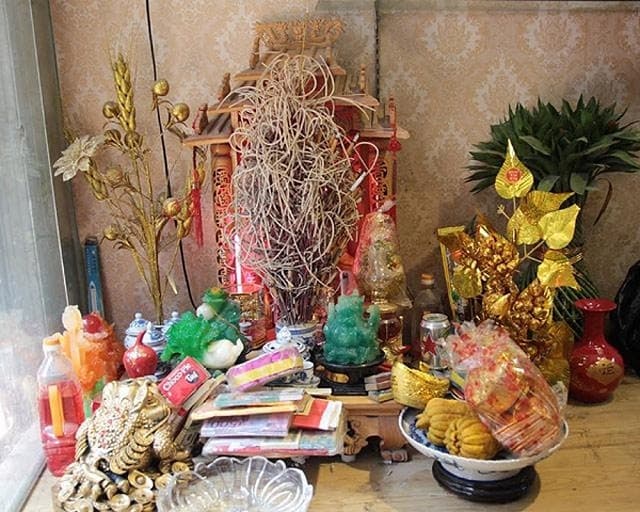 Nằm mơ thấy bàn thờ thần tài.