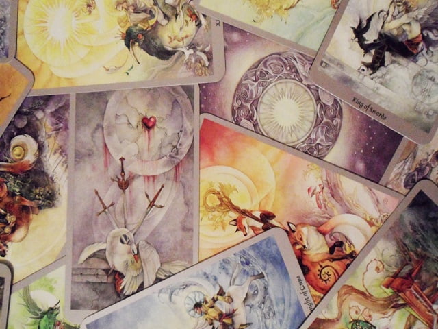 Shadowscapes Tarot là một trong những bài Tarot hay nhất