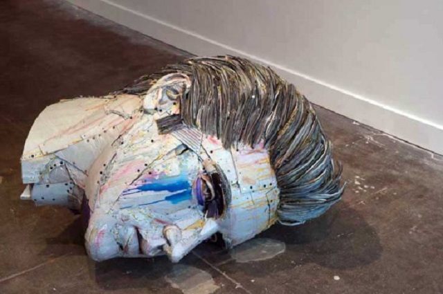 Nằm mơ thấy đầu của một người trong phòng