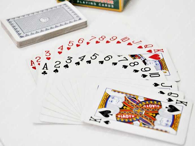 chơi bài và tạo ra các bài hát theo cách chơi từ lo kho