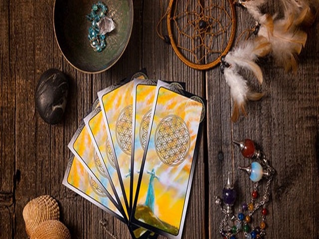 ban hay dat cau hoi de tarot pha tich huong giai quyet 