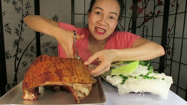 Mơ thấy ăn thịt lợn