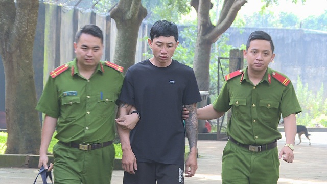 Nằm mơ thấy người yêu bị công an bắt