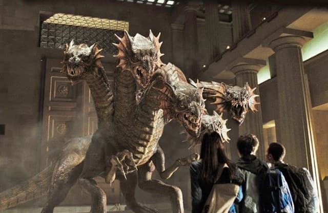 Rồng đen trong mơ bay vào nhà