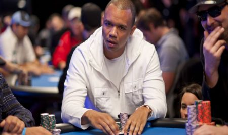 Tìm hiểu thông tin về người chơi poker chuyên nghiệp Phil Ivey