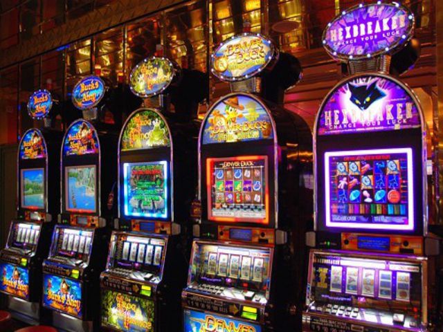 Slot Machine vô cùng sôi động và náo nhiệt slot machine dưa chuột và nao nhiet