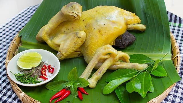 Mơ thấy ăn thịt gà luộc