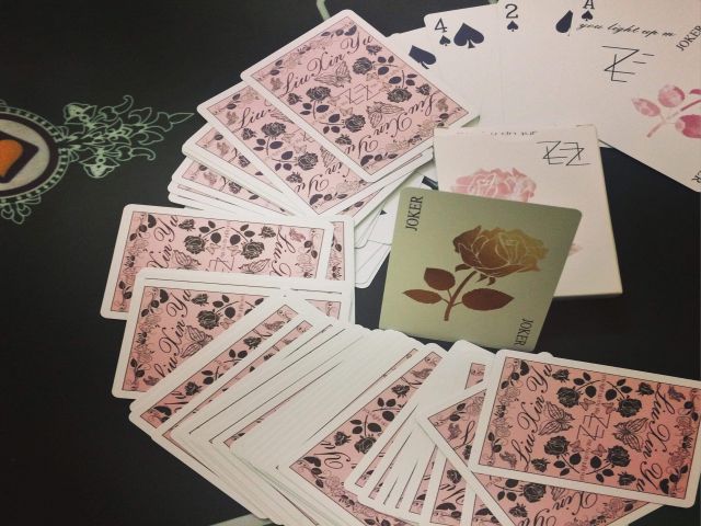 Đánh bài 4 người chia bao nhiêu