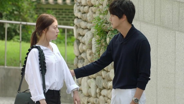 Mơ gặp chồng cũ trên đường