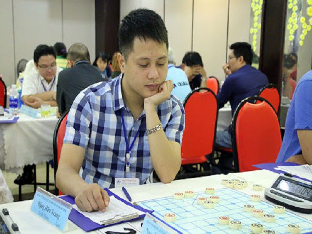 Thời trang đang tham gia nhiều sàn diễn trong nước và quốc tế