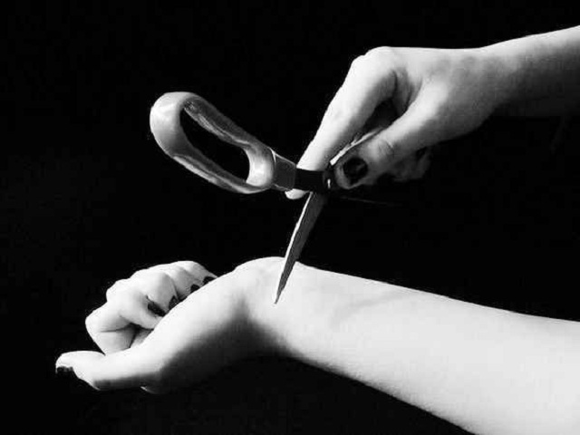 Người vợ trong mơ chết vì tự tử