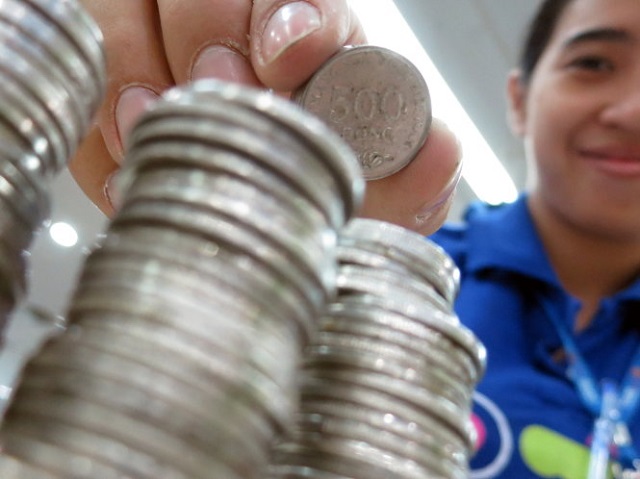 Nằm mơ thấy ai đó cho tiền xu là điềm báo gì?