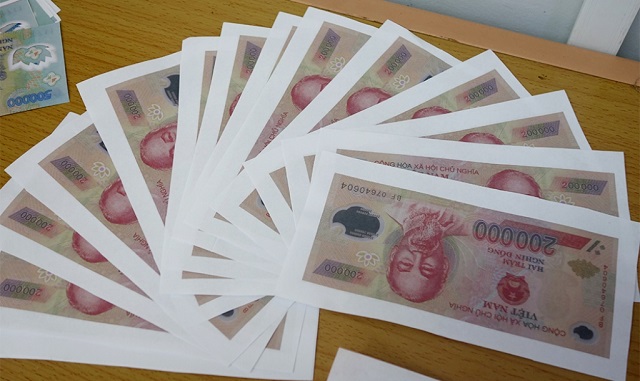 Mơ thấy tiền giả trong ngân hàng