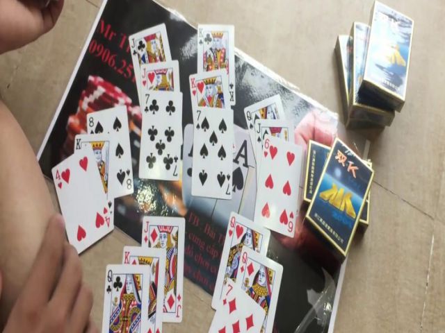 Một mẹo hay thông thường là ngồi cạnh một đối thủ tồi