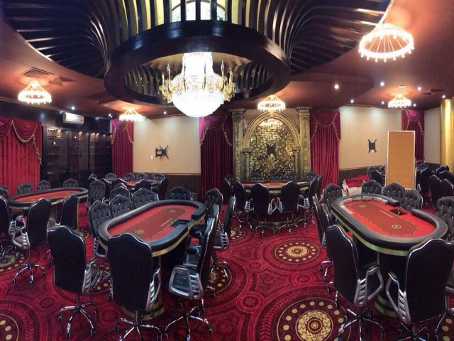 Không gian sang trọng trong Club Poker