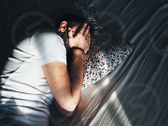 Mơ thấy mình đang khóc trên giường