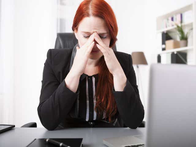 Diễn giải giấc mơ khóc của người thân và bạn bè