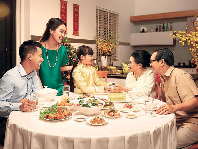 Nam Mô, không ăn cơm nhà.