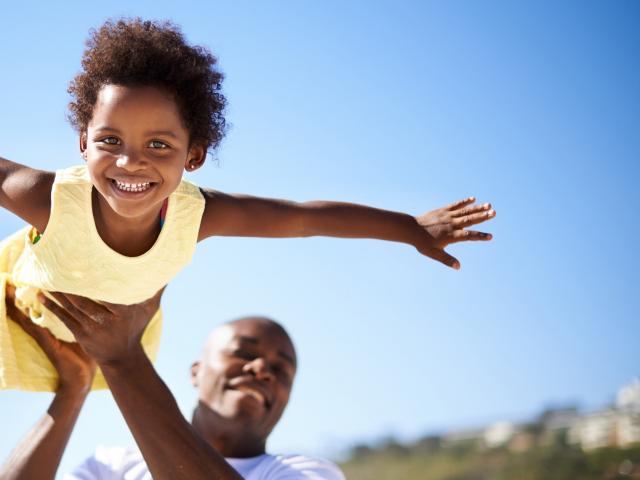 Giải nghĩa giấc mơ thấy ôm con gái