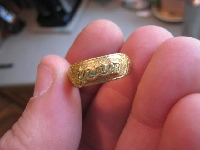 Mơ nhặt được nhẫn vàng đánh con gì