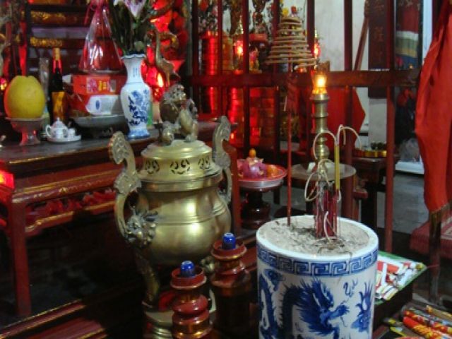 Mơ thấy thắp hương cho người chết