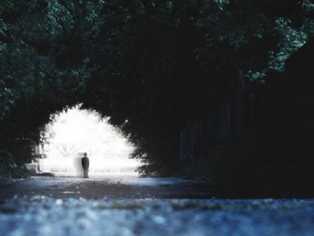 Nói chuyện với người đàn ông chết trên cầu