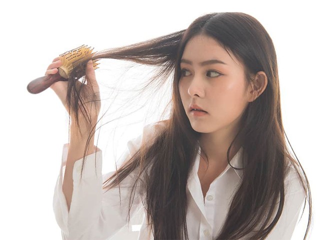 Rụng tóc trong mơ