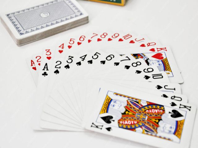 Người chơi phải sử dụng các quy tắc khi chơi ván bài