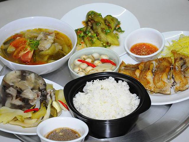 Nằm mơ thấy ăn cơm đánh con gì