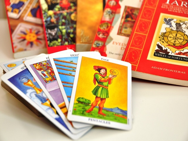 Đây là những bài Tarot sẽ giúp bạn xua tan mọi nghi ngờ