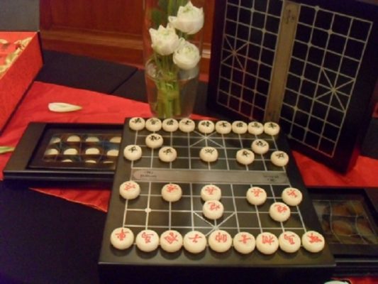 mở cờ phá phi tượng