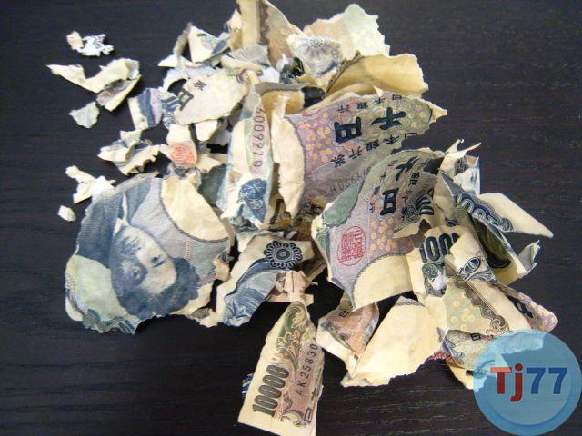 Nằm mơ thấy tiền rách