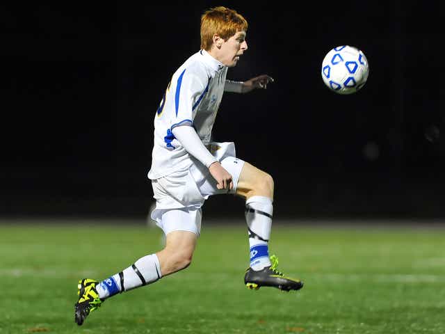 Ước mơ chơi bóng đá