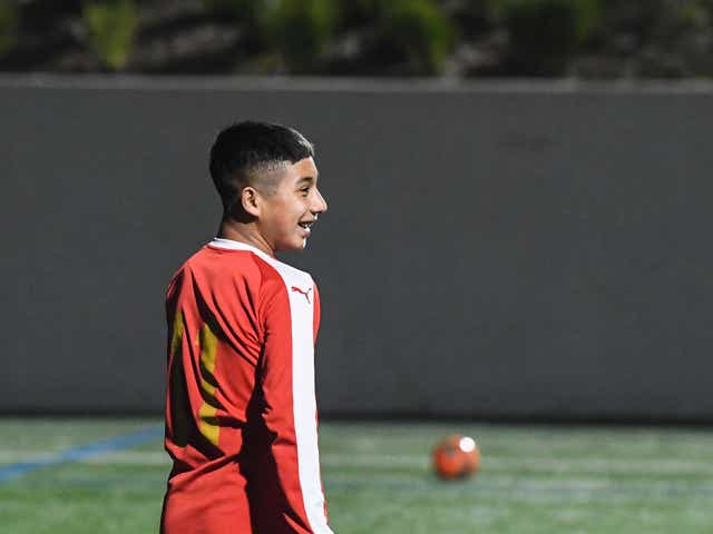 Ước mơ chơi bóng một mình