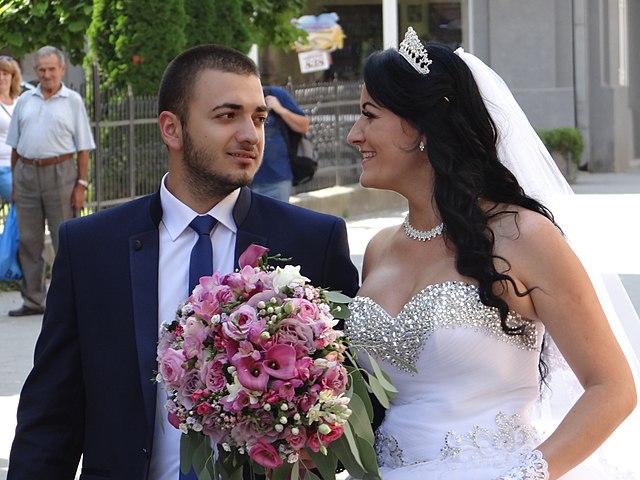 Cô dâu mơ trở thành người lạ